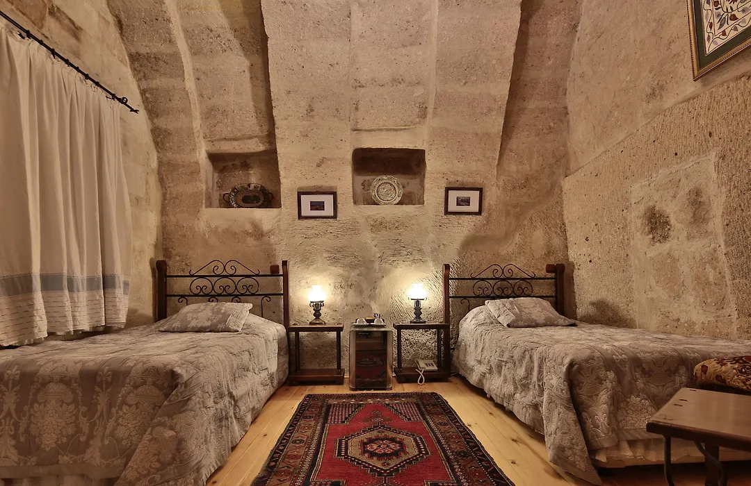 Traveller'S Cave Hotel-1