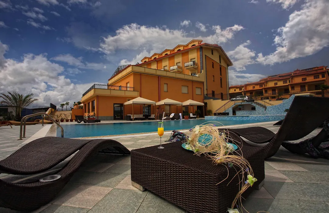 Grand Hotel Paradiso-1