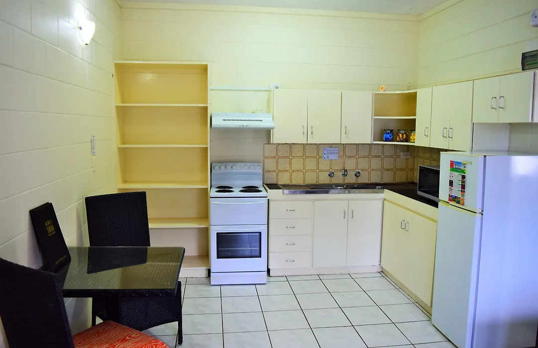 Coconut Grove Holiday Apartments-1