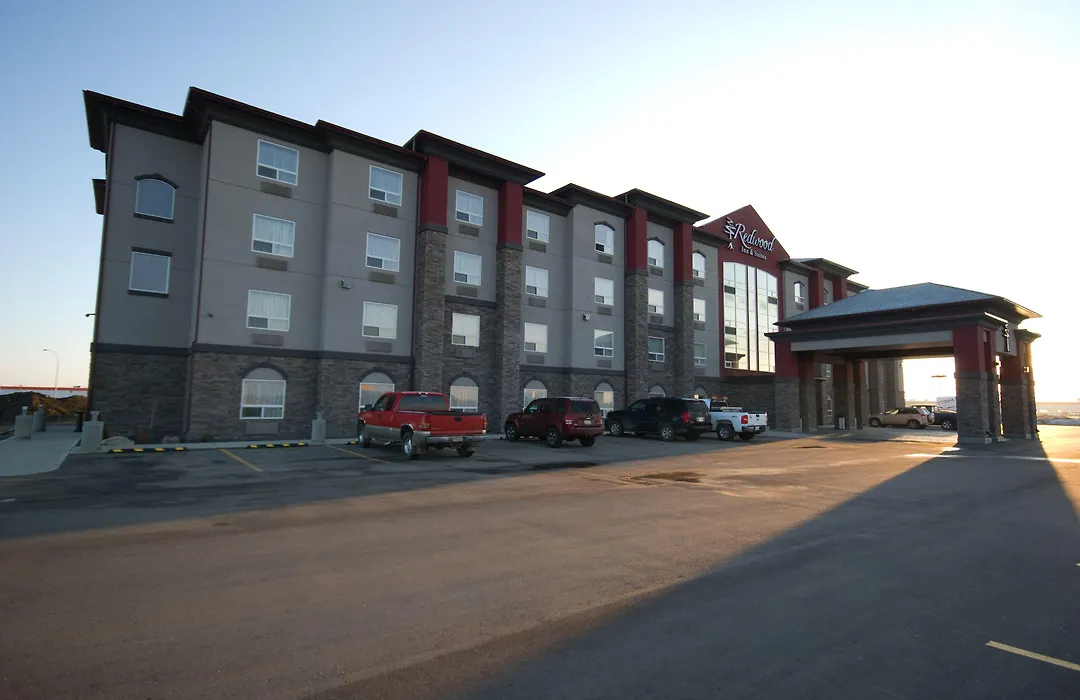 Redwood Inn & Suites-1