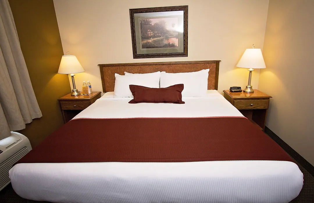Service Plus Inns & Suites Drayton Valley-1