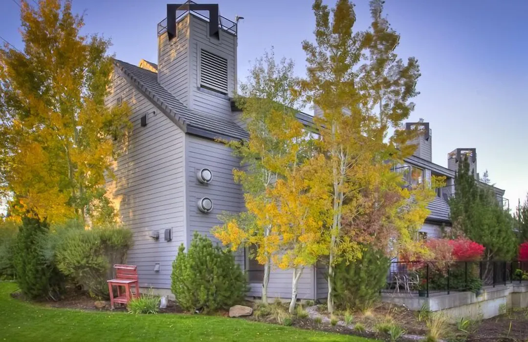 Pine Ridge Inn-1
