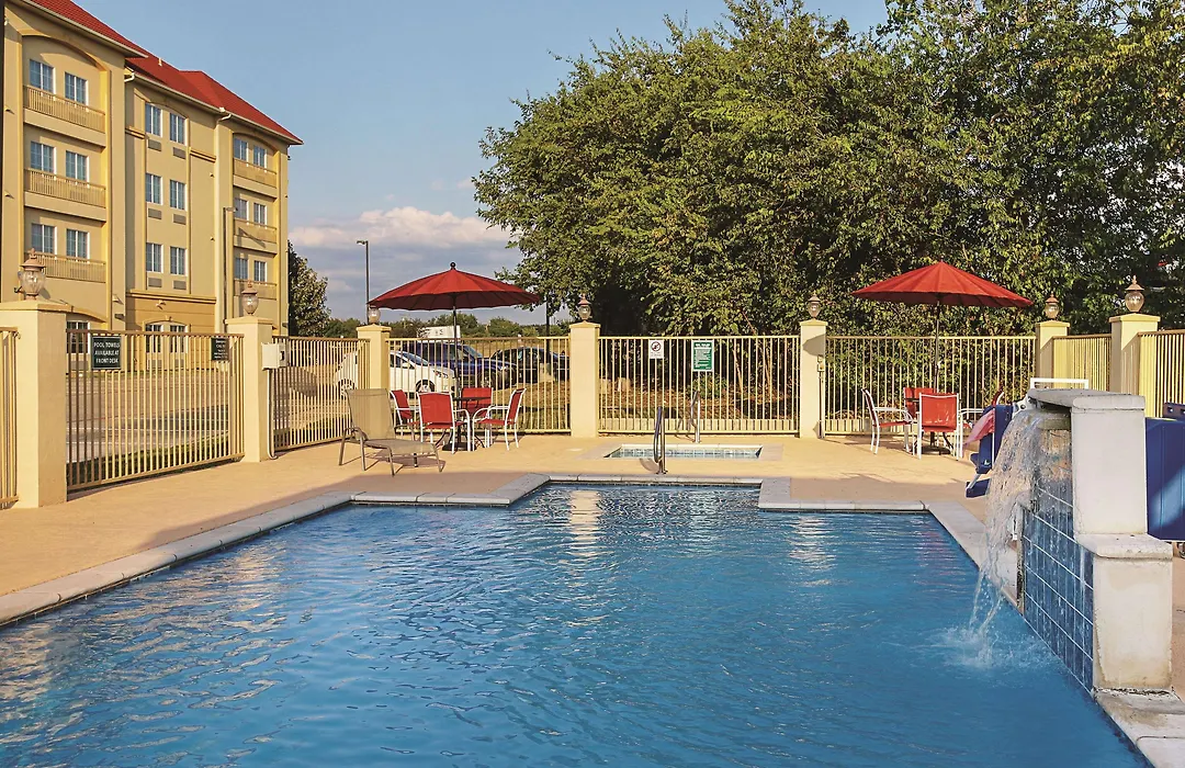 La Quinta Inn & Suites By Wyndham South Dallas - Hutchins-1