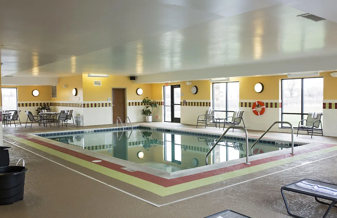 Hampton Inn Yorkville-1
