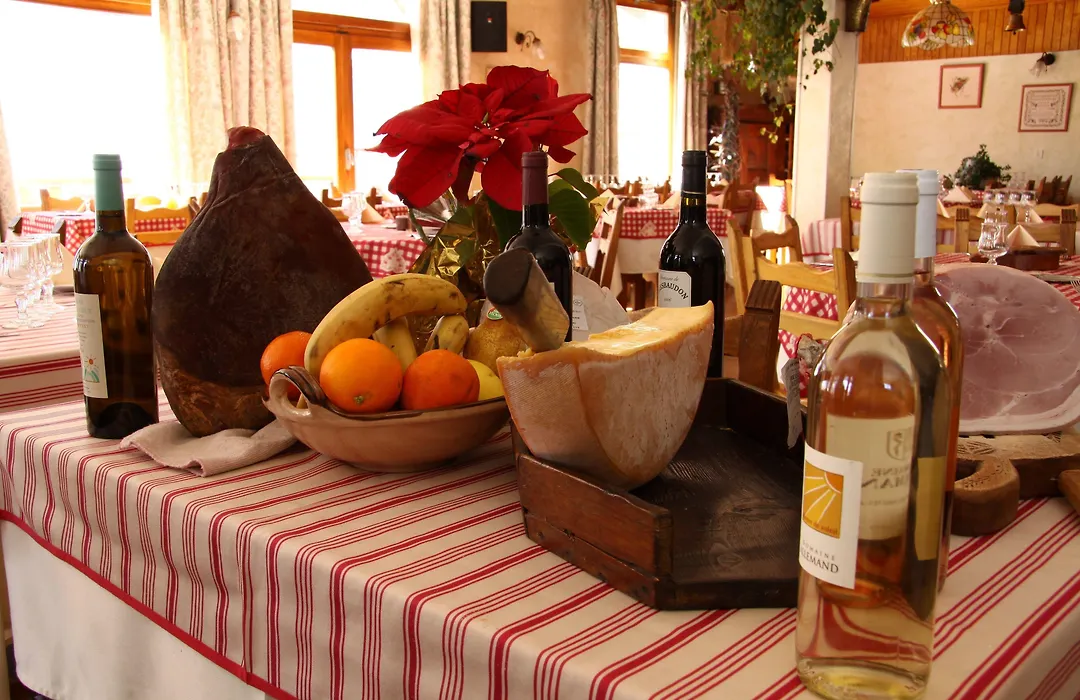 Hotel Le Chamois Logis-1