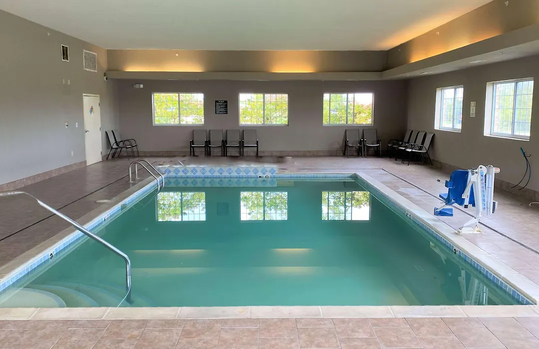 Super 8 By Wyndham Cedar Falls-1