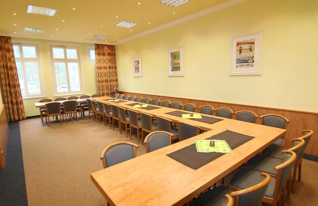 Hotel Bergfrieden-1