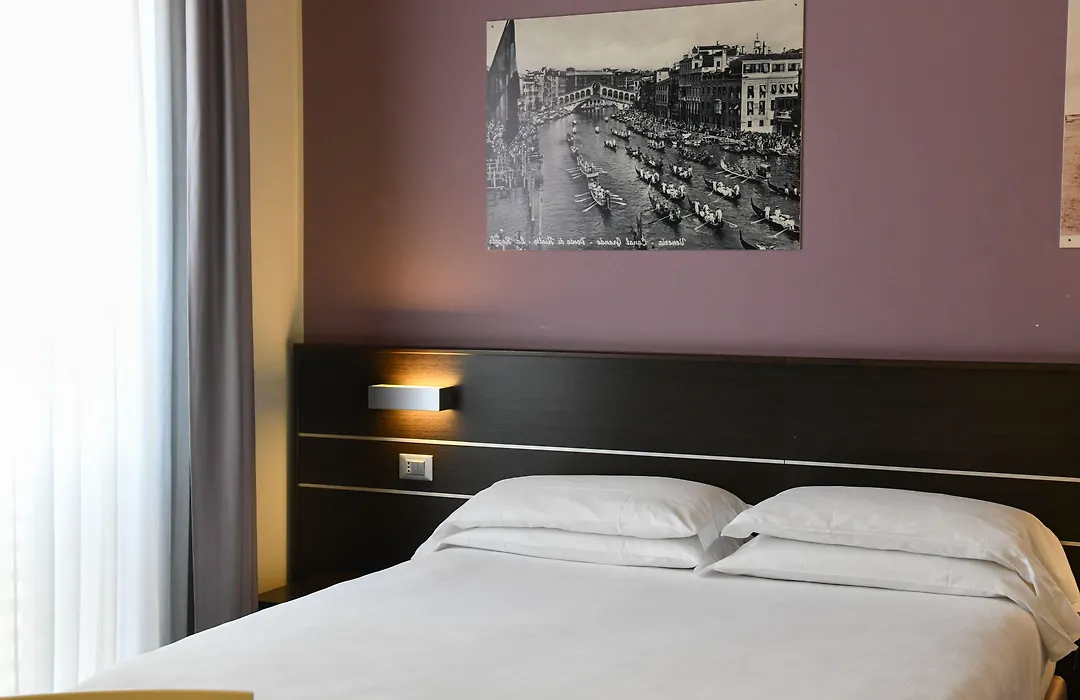 Hotel Vienna-1