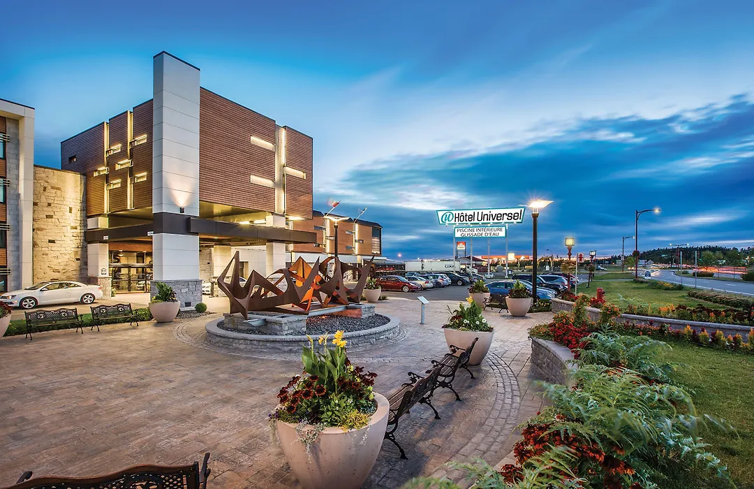 Hôtel Universel, Centre de congrès Rivière-du-Loup-1