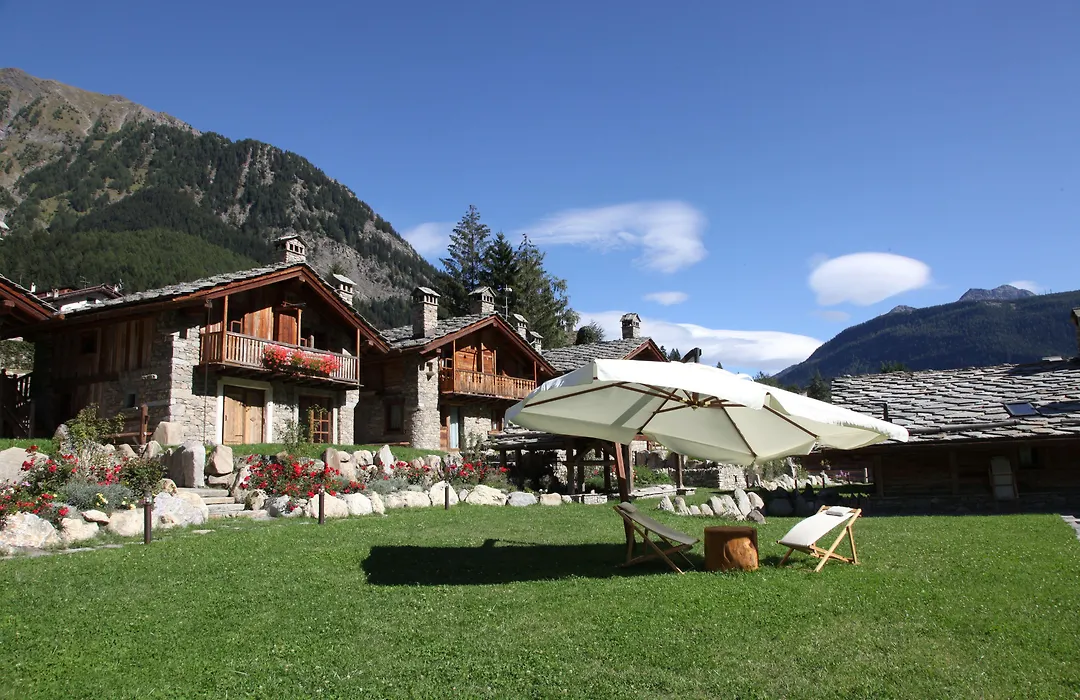 Au Coeur Des Neiges Resort Spa & Free E-Bike-1