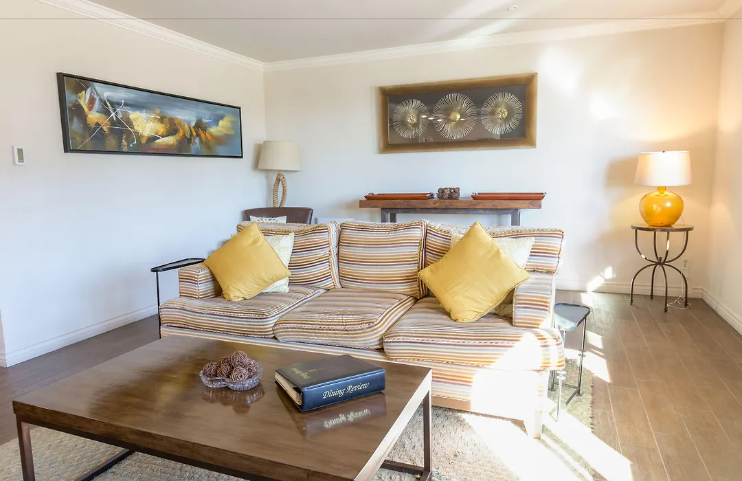 Cambria Landing Inn And Suites-1