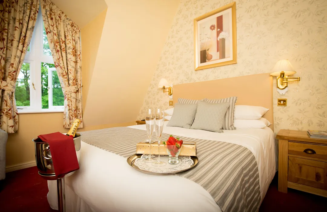 Glen-Yr-Afon House Hotel-1