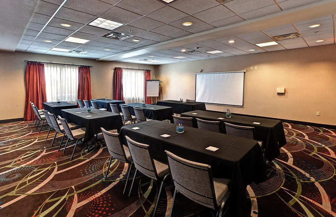 Holiday Inn Express Northwest Maize By Ihg-1