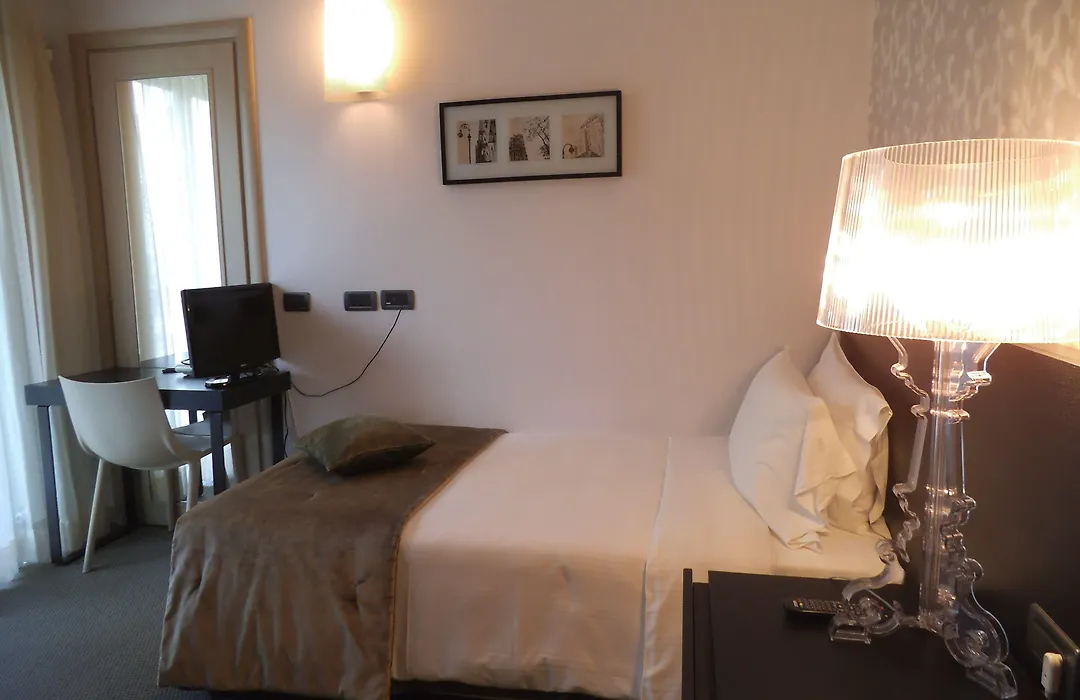 Hotel Ariston & Apartments-1