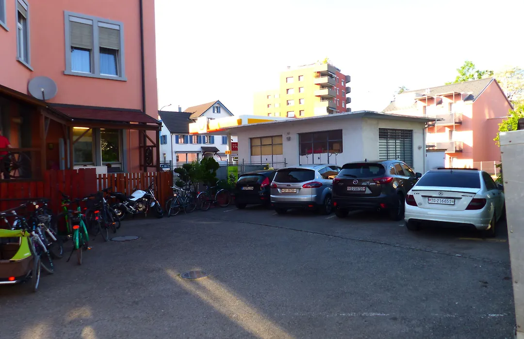 Plaza-1