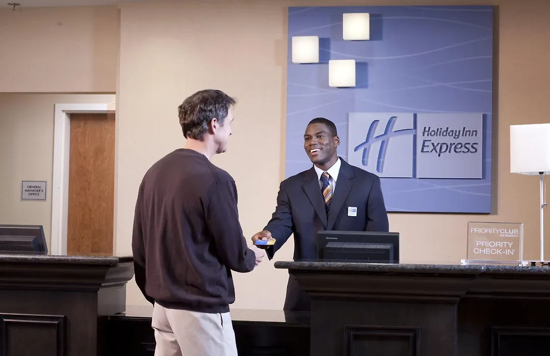 Holiday Inn Express Newton By Ihg-1
