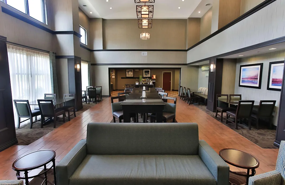 Hampton Inn & Suites Middlebury-1