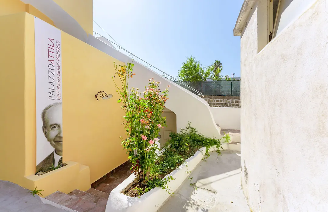 Le Grand Bleu - Gioia Apartments-1