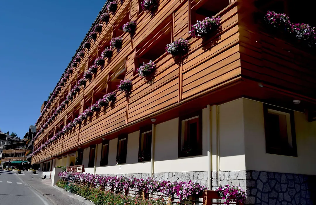 Radisson Residences Savoia Palace Cortina d’Ampezzo-1