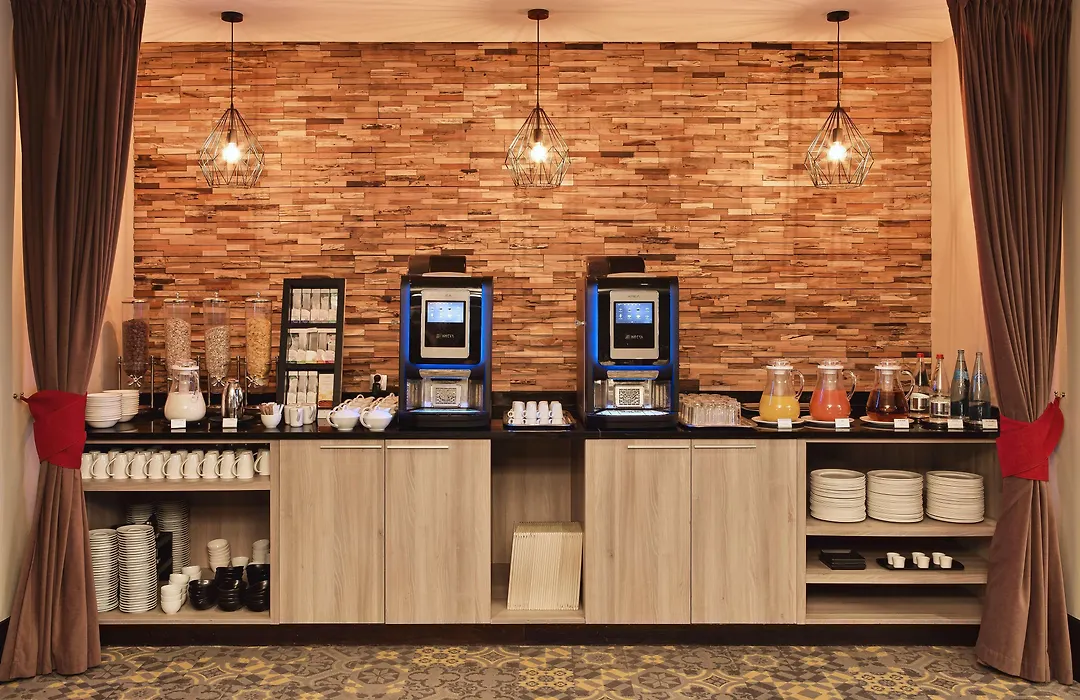 Doubletree By Hilton Lyon Eurexpo & Spa-1