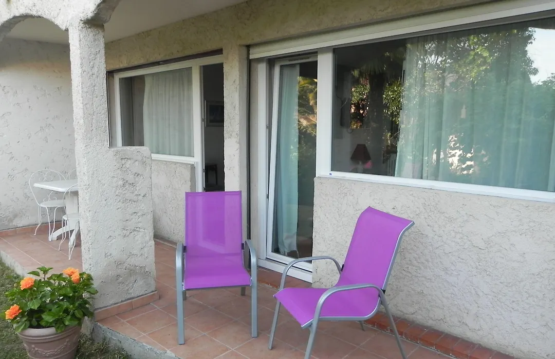 Motel Cap Sol-1