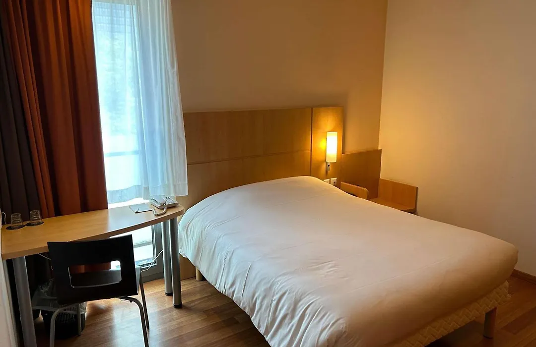 Ibis Esch Belval-1