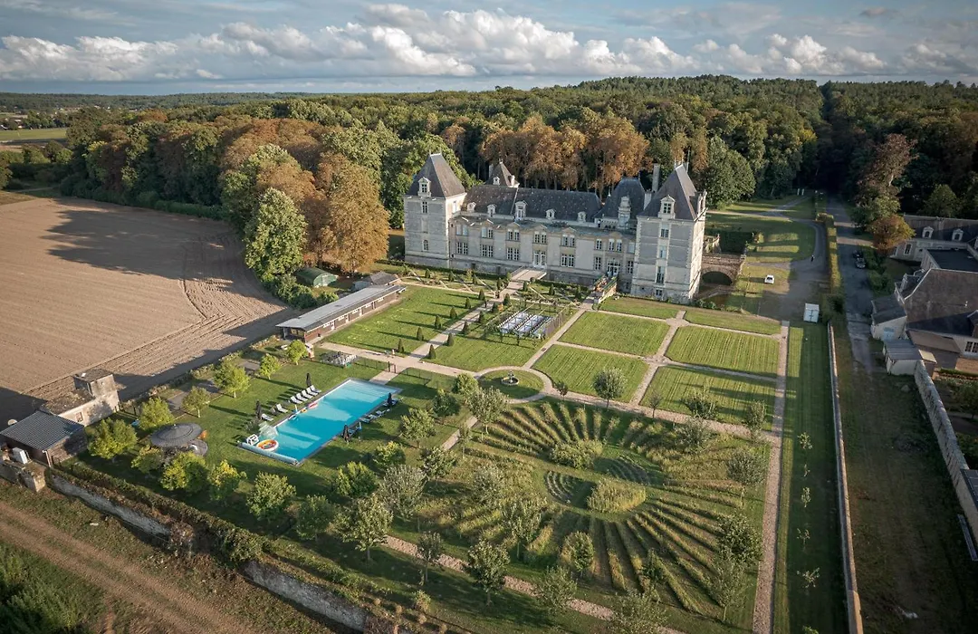 Chateau De Jalesnes-1