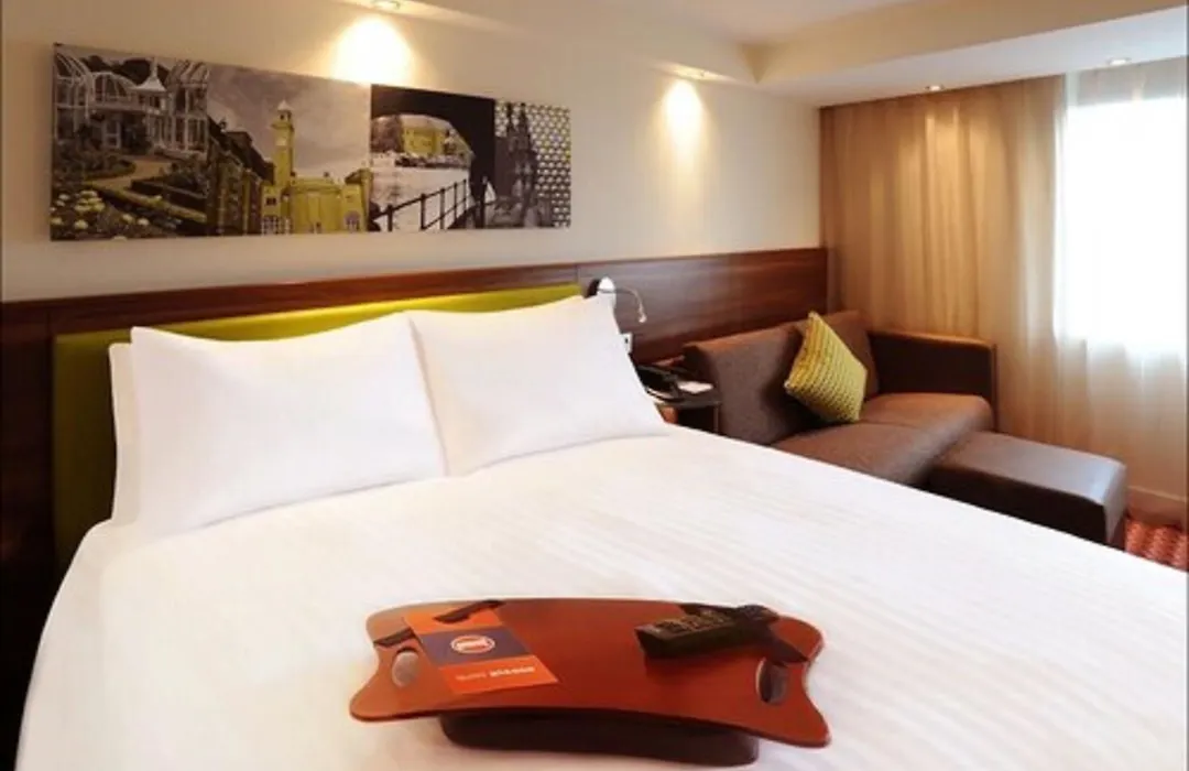 Hampton By Hilton Luton Airport-1