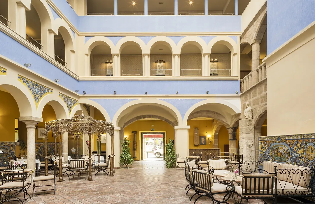 Hotel Ilunion Merida Palace-1