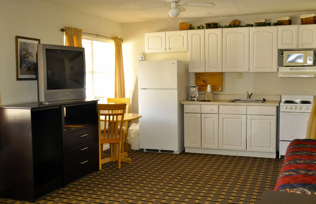 Andrews Motor Inn-1