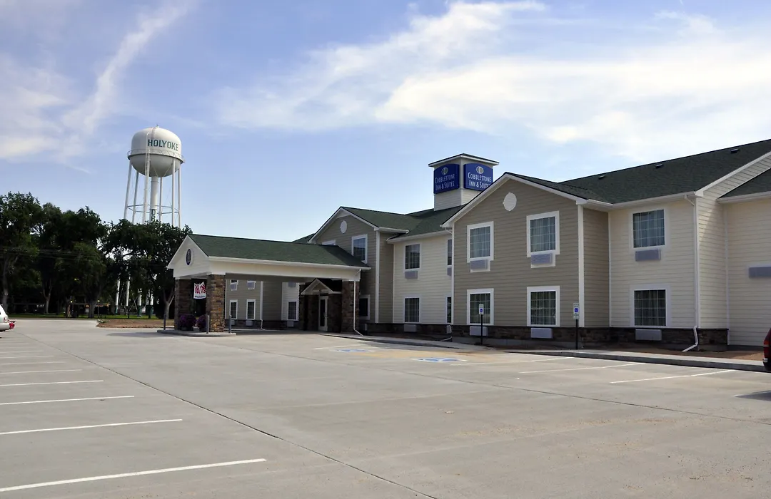 Cobblestone Inn & Suites - Holyoke-1