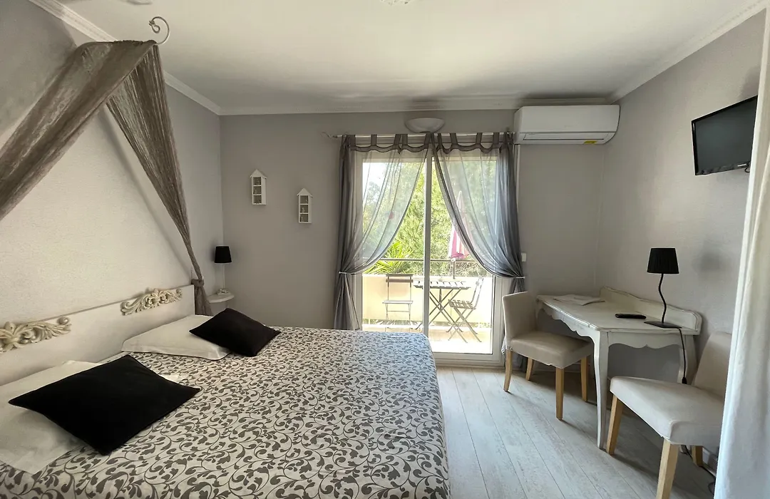 Hotel L'Orangeraie-1