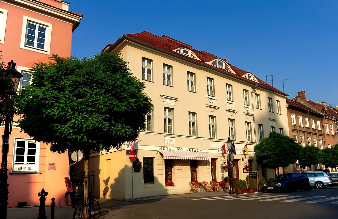 Hotel Kolegiacki-1