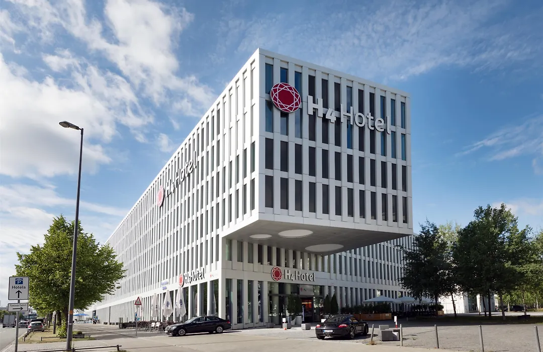H4 Hotel Muenchen Messe-1