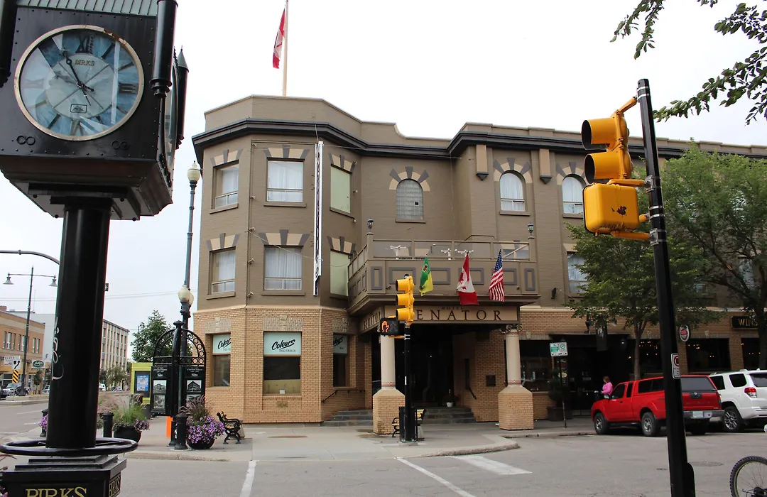 Hotel Senator-1