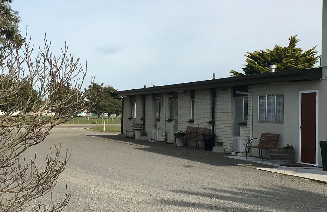 Thornton Lodge Motel-1