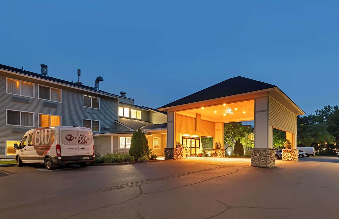 Best Western Plus Windjammer Inn & Conference Center-1