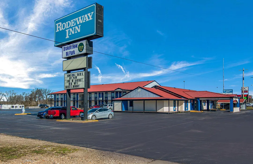Rodeway Inn Broken Bow-Hochatown-1