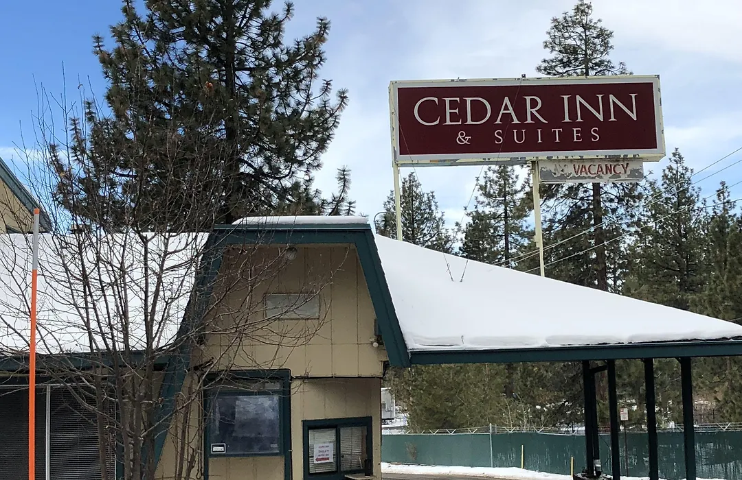 Cedar Inn & Suites-1