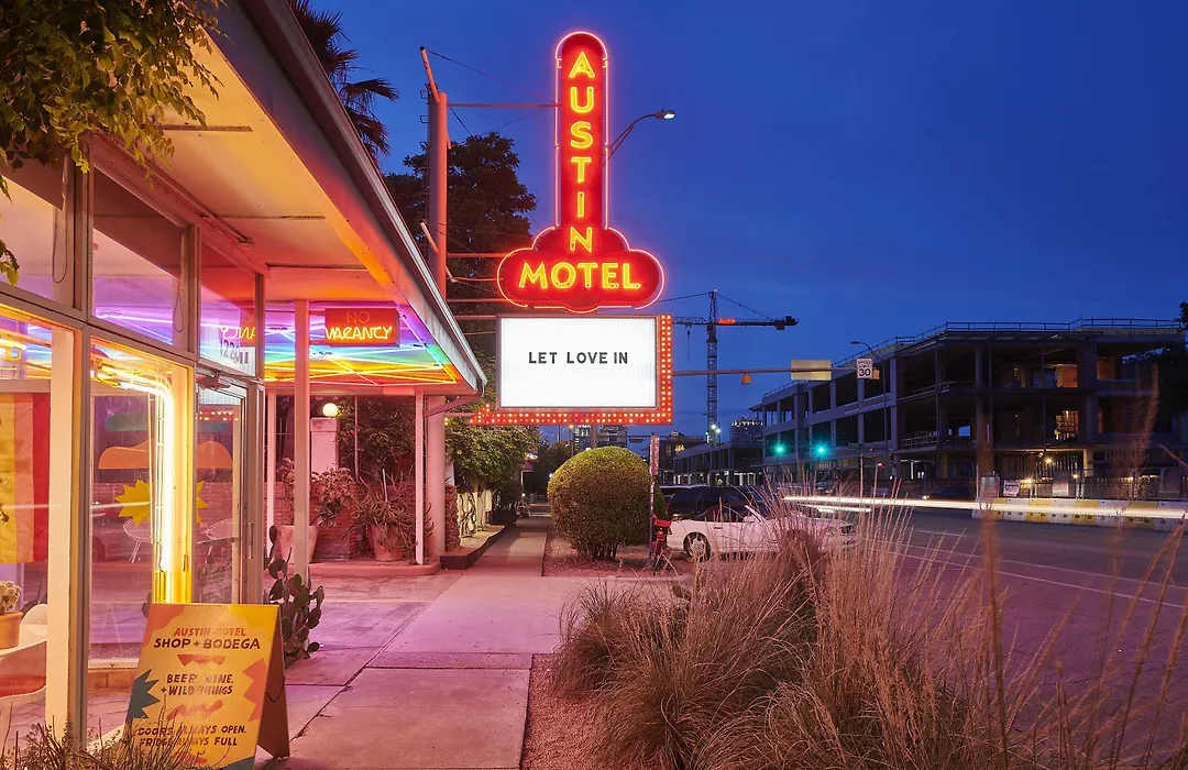 Austin Motel-1