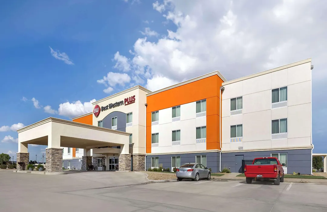 Best Western Plus Pratt-1