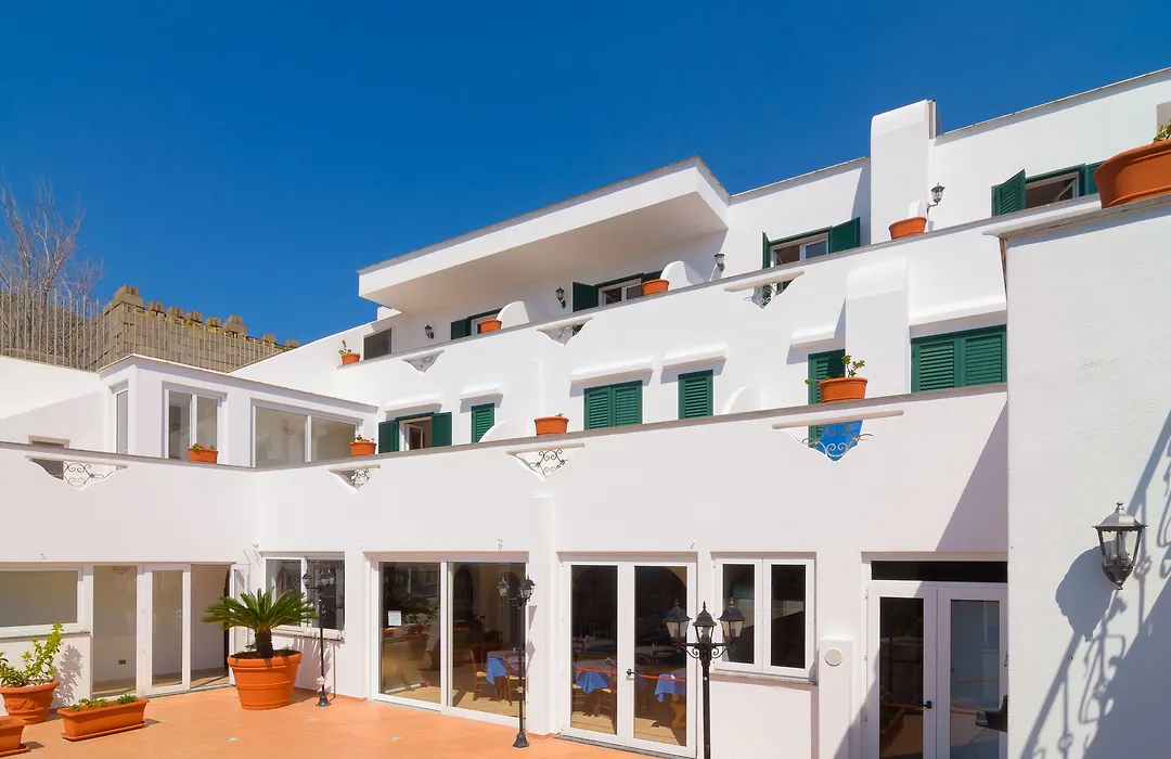 Hotel Villa Fumerie-1