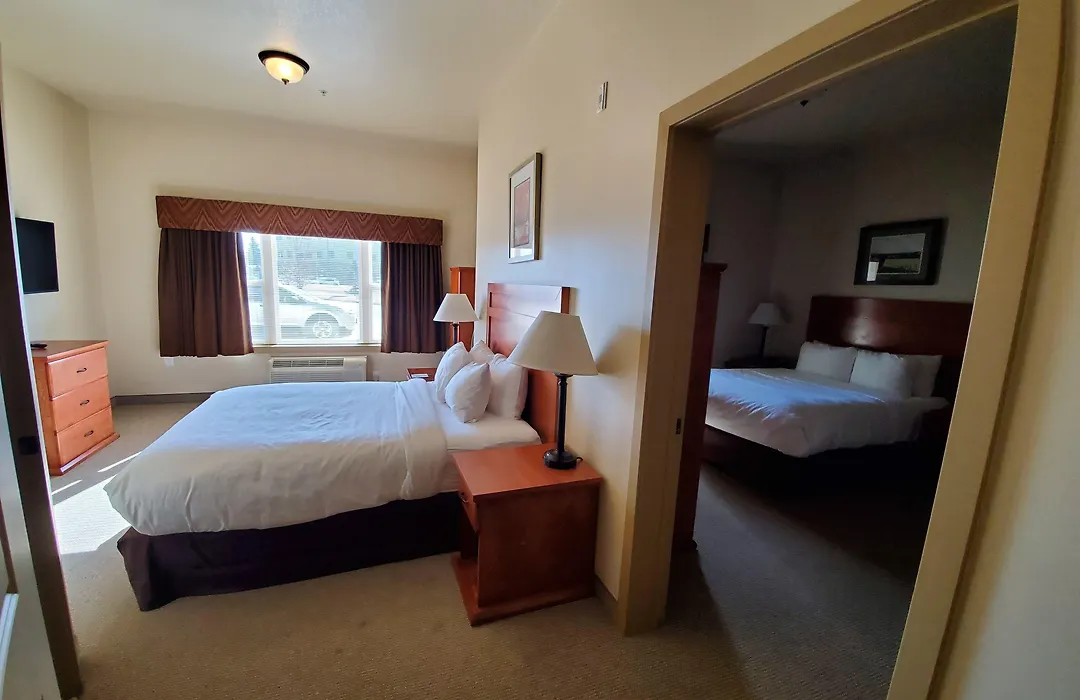 Clarion Hotel & Suites Williston-1
