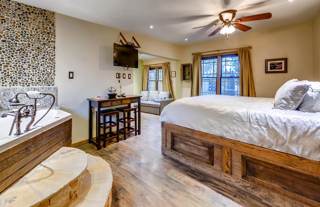 Cliff House Lodge And Hot Tub Cottages-1