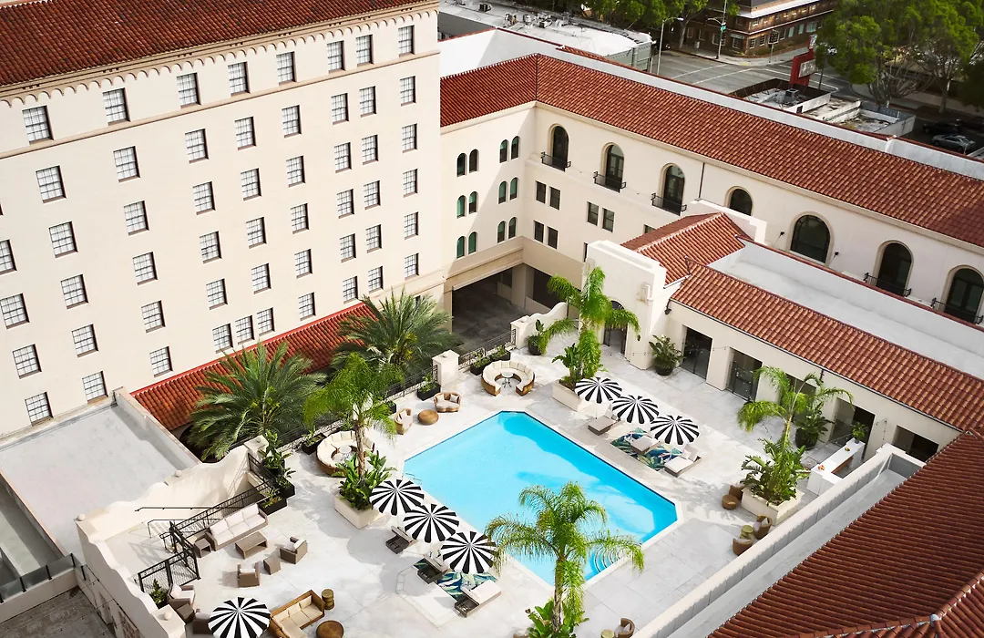 Pasadena Hotel & Pool-1