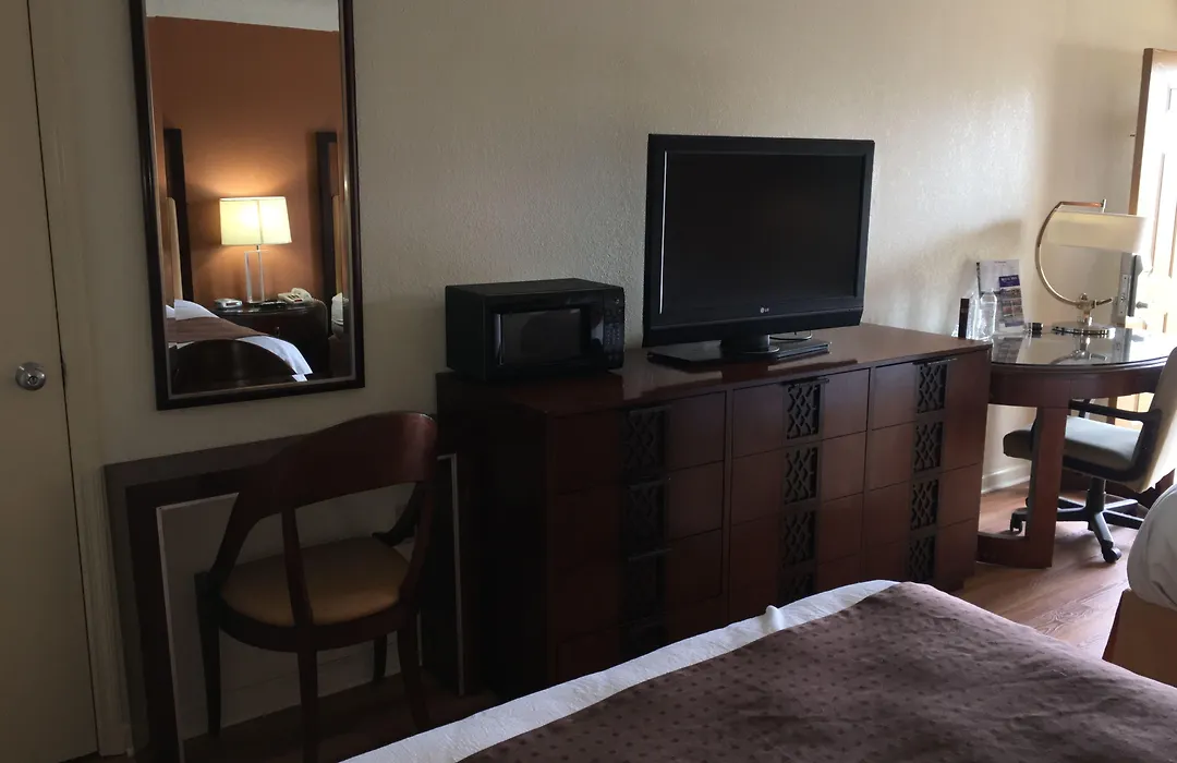 Royal Inn-1