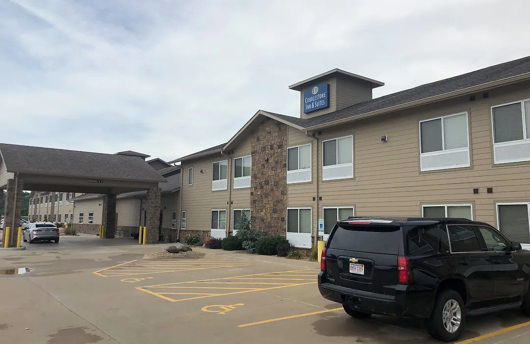 Cobblestone Inn & Suites Fort Madison-1