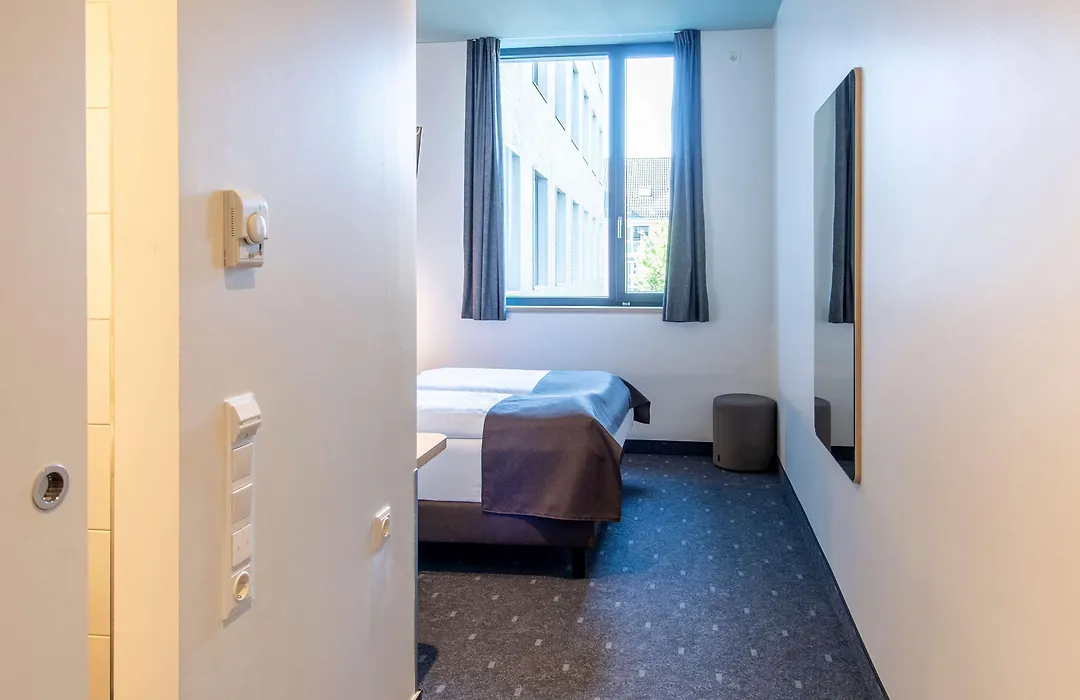 B&B Hotel München-Trudering-1