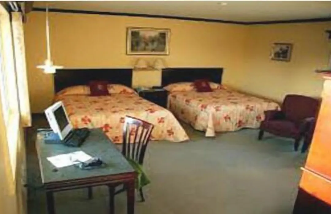 Downtowner Inn-1
