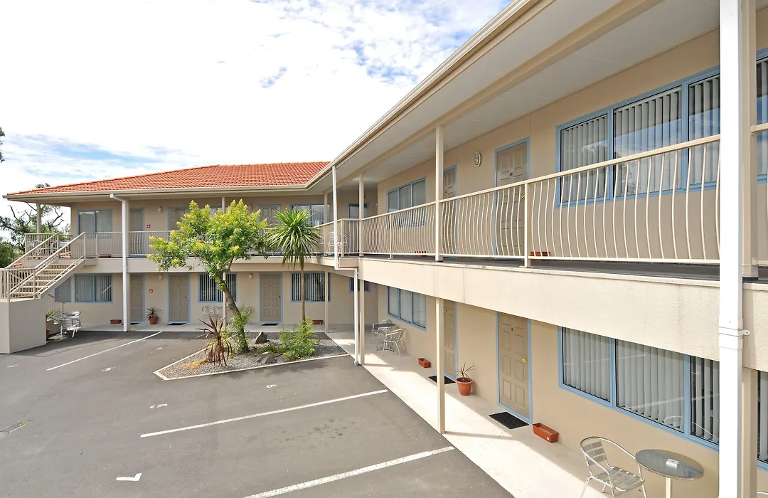 Gateway Motor Inn-1